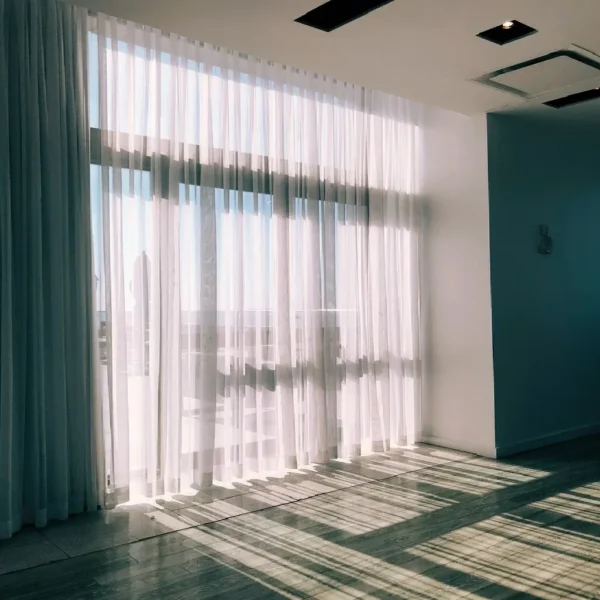 ستائر أمريكي للمكاتب والمنازل | عملية وسهلة التنظيف