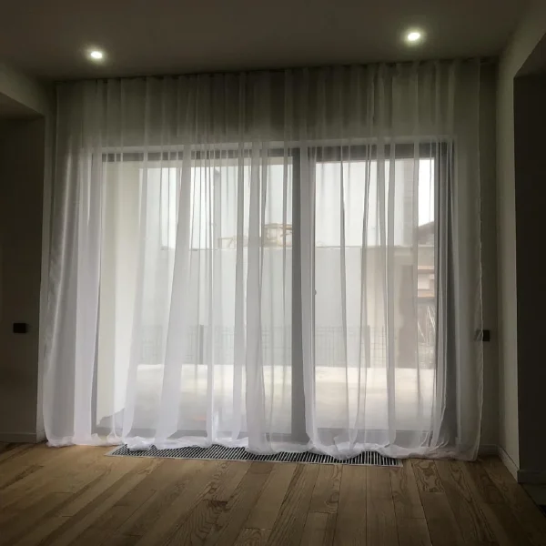 ستائر أمريكي للمكاتب والمنازل | عملية وسهلة التنظيف