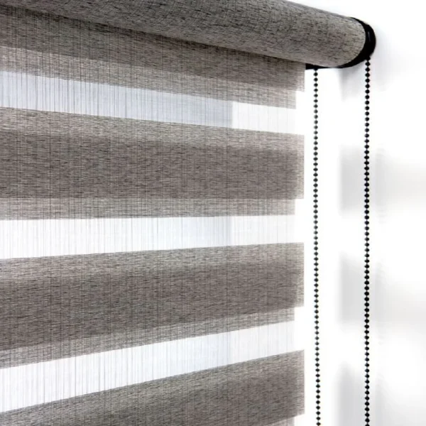 ستائر رول عازلة للضوء والحرارة