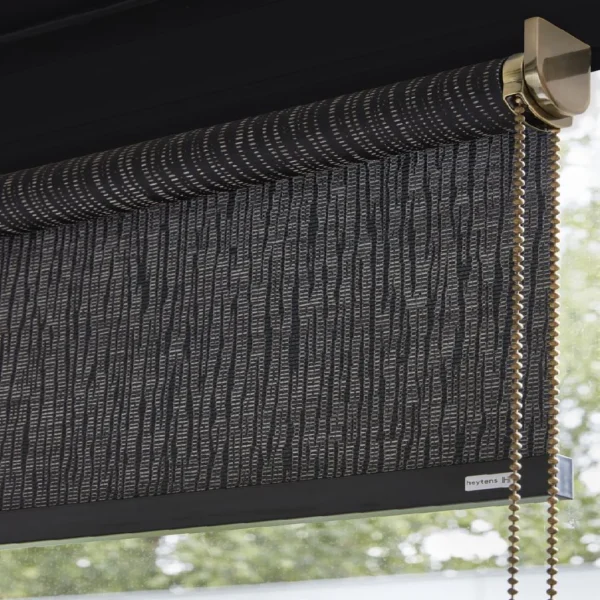 ستائر رول عازلة للضوء والحرارة