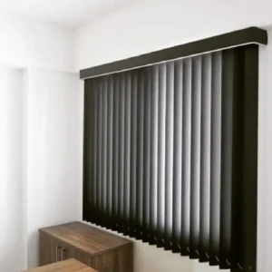 ستائر شرائح عمودية حديثة للتحكم في الإضاءة