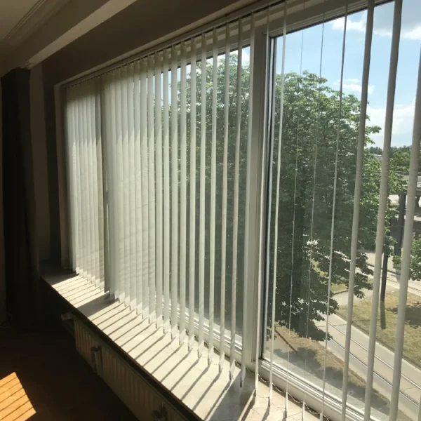 عمودية (11) ستائر شرائح عمودية حديثة للتحكم في الإضاءة